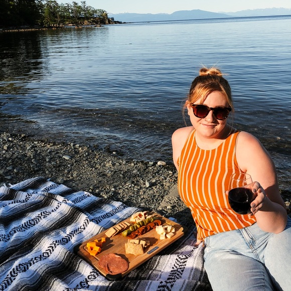 Meet your Posher, Eva - Picture 3 of 3